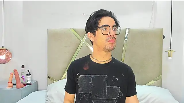 Snapshot of BryCams3 chatting on September 24, 2025, 3:57 am BryCams3 online show from September 24, 2025, 3:57 am