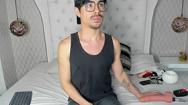 Snapshot of BryCams3 chatting on September 14, 2025, 11:16 pm BryCams3 online show from September 14, 2025, 11:16 pm