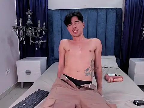 Snapshot of BryCams3 chatting on October 22, 2025, 5:34 pm BryCams3 online show from October 22, 2025, 5:34 pm