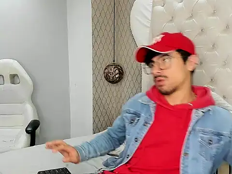 Snapshot of BryCams3 chatting on September 16, 2025, 1:17 am BryCams3 online show from September 16, 2025, 1:17 am