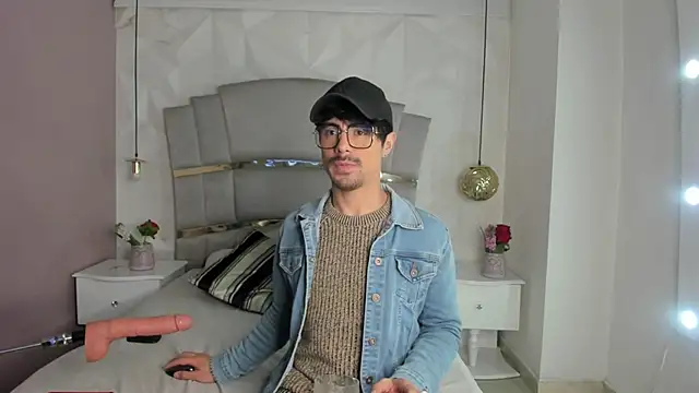 Snapshot of BryCams3 chatting on September 13, 2025, 1:05 am BryCams3 online show from September 13, 2025, 1:05 am