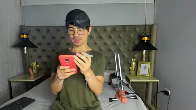 Snapshot of BryCams3 chatting on September 19, 2025, 2:37 am BryCams3 online show from September 19, 2025, 2:37 am