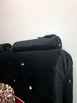 Snapshot of Hanna_Kieran chatting on October 24, 2025, 2:27 pm Hanna Kieran online show from October 24, 2025, 2:27 pm