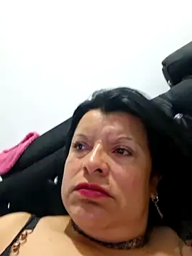 Snapshot of Hanna_Kieran chatting on October 30, 2025, 3:42 pm Hanna Kieran online show from October 30, 2025, 3:42 pm