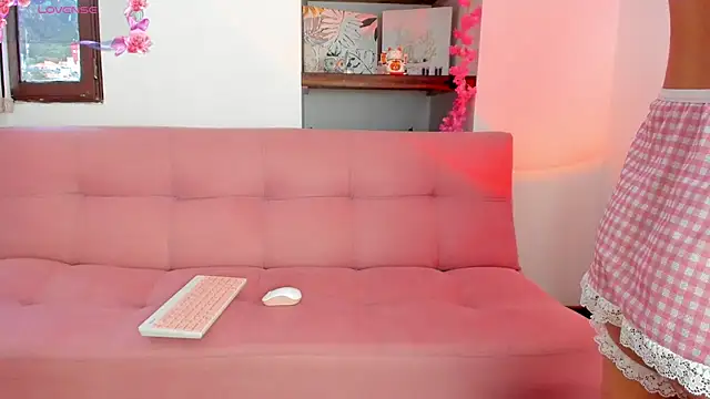 Snapshot of Danesacronin chatting on October 3, 2025, 10:44 pm Danesacronin online show from October 3, 2025, 10:44 pm