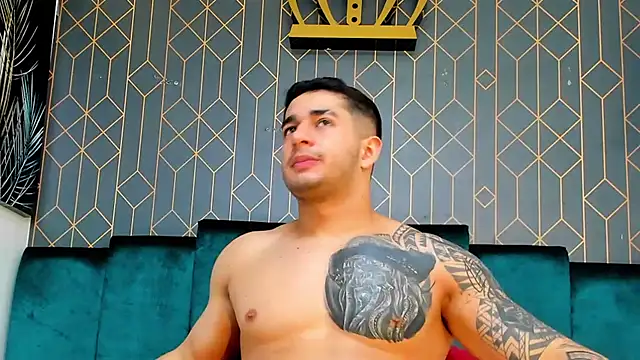 Snapshot of king_falconer chatting on September 28, 2025, 2:51 am king falconer online show from September 28, 2025, 2:51 am