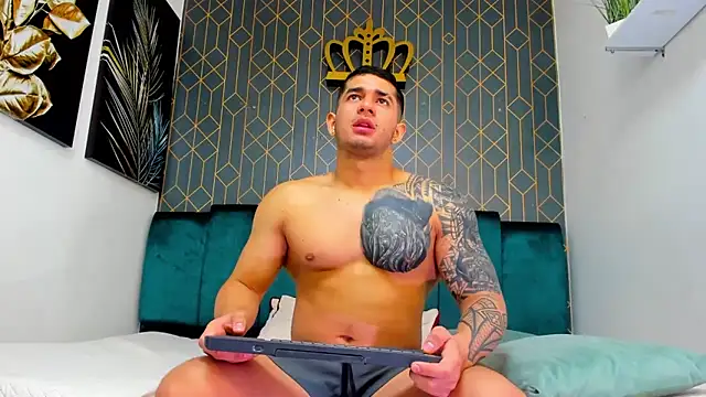 Snapshot of king_falconer chatting on September 27, 2025, 3:12 am king falconer online show from September 27, 2025, 3:12 am