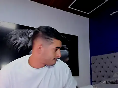 Snapshot of king_falconer chatting on January 16, 2026, 2:48 am king falconer online show from January 16, 2026, 2:48 am