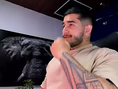 Snapshot of king_falconer chatting on February 2, 2026, 1:59 am king falconer online show from February 2, 2026, 1:59 am