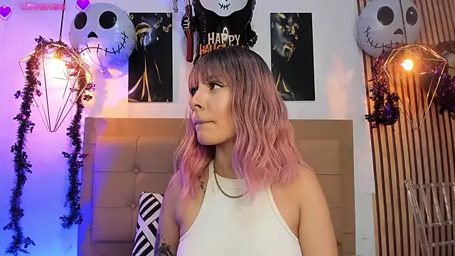 Snapshot of alesziarose chatting on October 13, 2025, 7:26 pm alesziarose online show from October 13, 2025, 7:26 pm