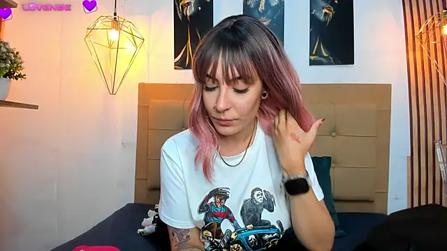 Snapshot of alesziarose chatting on September 13, 2025, 7:36 pm alesziarose online show from September 13, 2025, 7:36 pm