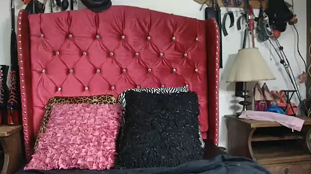 Snapshot of VictoriaSunny chatting on November 4, 2025, 5:28 pm VictoriaSunny online show from November 4, 2025, 5:28 pm