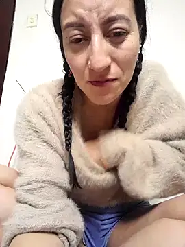 Snapshot of Oriana111 chatting on October 25, 2025, 2:44 am Oriana111 online show from October 25, 2025, 2:44 am