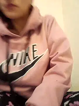 Snapshot of Oriana111 chatting on October 19, 2025, 11:35 am Oriana111 online show from October 19, 2025, 11:35 am