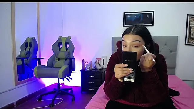 Snapshot of Esmeraldaa- chatting on October 1, 2025, 4:06 am Esmeraldaa- online show from October 1, 2025, 4:06 am