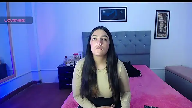 Snapshot of Esmeraldaa- chatting on September 20, 2025, 4:39 am Esmeraldaa- online show from September 20, 2025, 4:39 am