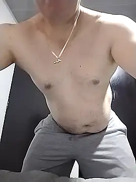 Snapshot of BigCristh79 chatting on October 7, 2025, 7:48 pm BigCristh79 online show from October 7, 2025, 7:48 pm