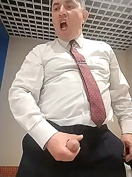 Snapshot of BigCristh79 chatting on October 3, 2025, 1:53 am BigCristh79 online show from October 3, 2025, 1:53 am