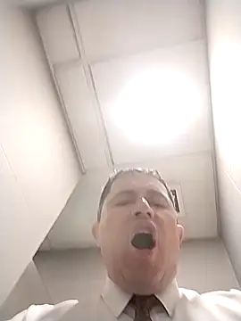 Snapshot of BigCristh79 chatting on October 26, 2025, 9:59 pm BigCristh79 online show from October 26, 2025, 9:59 pm