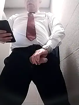 Snapshot of BigCristh79 chatting on October 6, 2025, 7:53 am BigCristh79 online show from October 6, 2025, 7:53 am