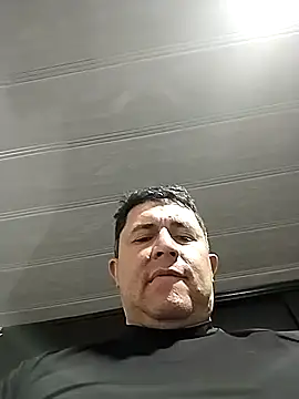 Snapshot of BigCristh79 chatting on October 3, 2025, 1:56 pm BigCristh79 online show from October 3, 2025, 1:56 pm