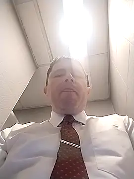 Snapshot of BigCristh79 chatting on September 28, 2025, 2:13 pm BigCristh79 online show from September 28, 2025, 2:13 pm