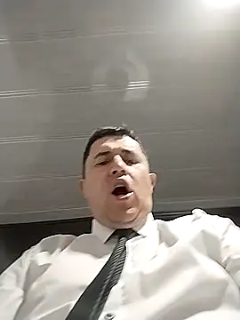 Snapshot of BigCristh79 chatting on October 24, 2025, 11:42 am BigCristh79 online show from October 24, 2025, 11:42 am