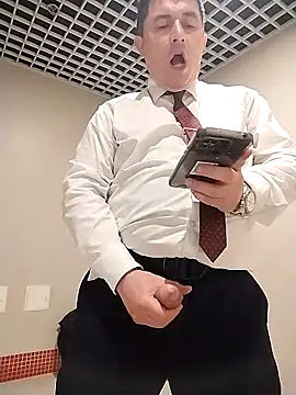 BigCristh79 online show from April 14, 2026, 2:16 am