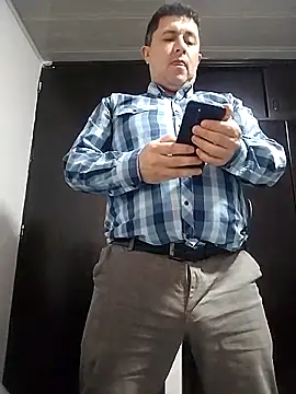 BigCristh79 online show from December 16, 2025, 8:02 pm