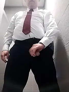 Snapshot of BigCristh79 chatting on October 18, 2025, 7:54 am BigCristh79 online show from October 18, 2025, 7:54 am