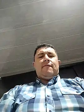 Snapshot of BigCristh79 chatting on November 6, 2025, 2:43 pm BigCristh79 online show from November 6, 2025, 2:43 pm