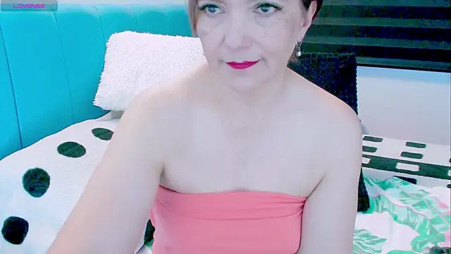 Snapshot of Kendraline1 chatting on June 14, 2026, 10:33 pm Kendraline1 online show from June 14, 2026, 10:33 pm