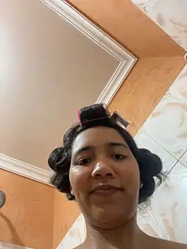 Snapshot of effie_castroo chatting on October 22, 2025, 6:40 pm effie castroo online show from October 22, 2025, 6:40 pm