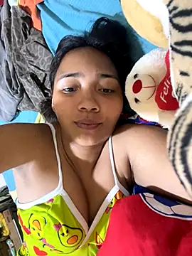 Snapshot of effie_castroo chatting on October 9, 2025, 3:34 pm effie castroo online show from October 9, 2025, 3:34 pm