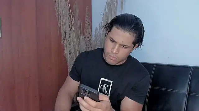 Snapshot of Evansdark1 chatting on September 22, 2025, 9:32 pm Evansdark1 online show from September 22, 2025, 9:32 pm