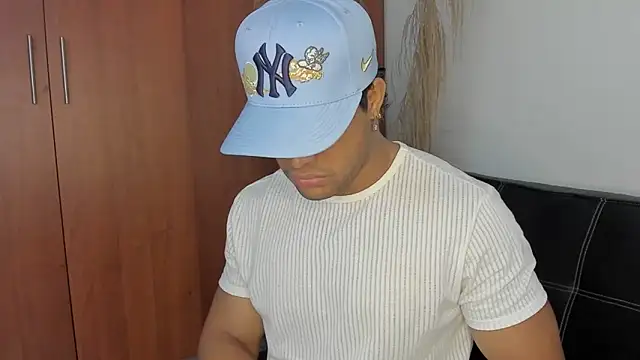 Snapshot of Evansdark1 chatting on September 28, 2025, 9:55 pm Evansdark1 online show from September 28, 2025, 9:55 pm