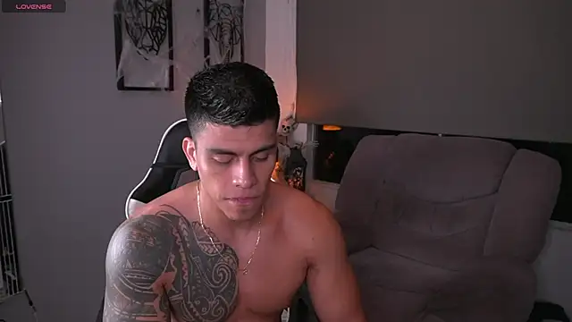 Snapshot of tyler_muscle1 chatting on October 11, 2025, 2:23 am tyler muscle1 online show from October 11, 2025, 2:23 am