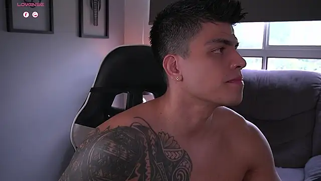 Snapshot of tyler_muscle1 chatting on September 26, 2025, 4:03 pm tyler muscle1 online show from September 26, 2025, 4:03 pm