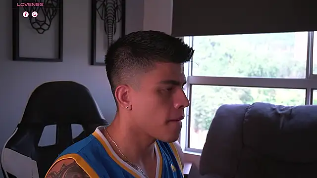 Snapshot of tyler_muscle1 chatting on September 20, 2025, 4:01 pm tyler muscle1 online show from September 20, 2025, 4:01 pm