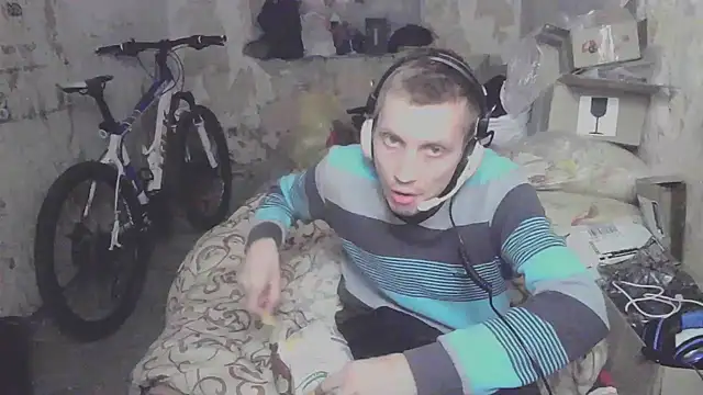 Snapshot of makarov1993 chatting on October 4, 2025, 8:49 am makarov1993 online show from October 4, 2025, 8:49 am