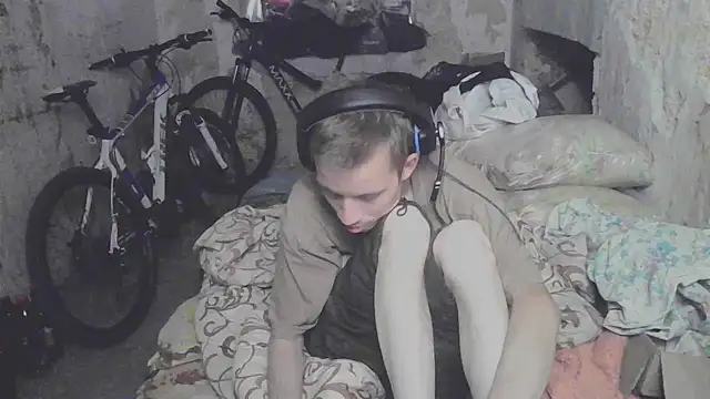 Snapshot of makarov1993 chatting on September 25, 2025, 7:58 am makarov1993 online show from September 25, 2025, 7:58 am