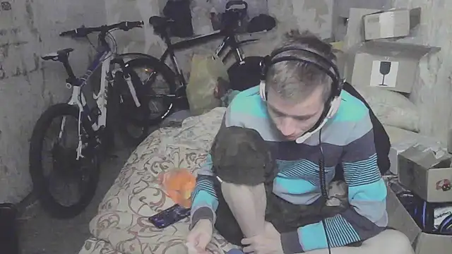 Snapshot of makarov1993 chatting on October 3, 2025, 5:31 am makarov1993 online show from October 3, 2025, 5:31 am