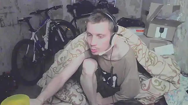 Snapshot of makarov1993 chatting on September 28, 2025, 8:54 am makarov1993 online show from September 28, 2025, 8:54 am