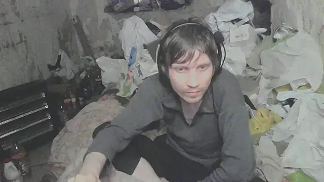 Snapshot of makarov1993 chatting on June 4, 2026, 5:12 am makarov1993 online show from June 4, 2026, 5:12 am