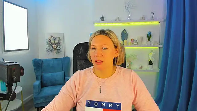 NinaStarle online show from October 12, 2025, 4:36 am