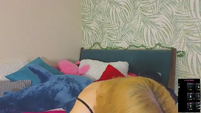 Snapshot of Alice_Pops chatting on September 14, 2025, 6:52 pm Alice Pops online show from September 14, 2025, 6:52 pm