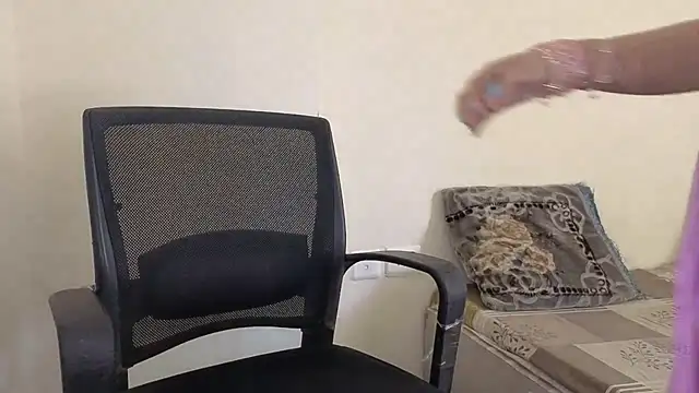 BABY RANI  online show from April 15, 2026, 5:13 am