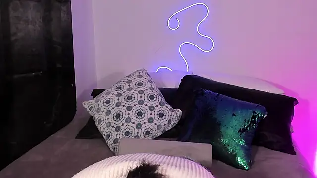 Londonttipton online show from March 5, 2026, 4:42 am