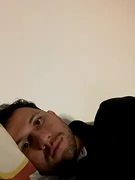 Snapshot of Michaell_Spinelly chatting on October 26, 2025, 2:34 am Michaell Spinelly online show from October 26, 2025, 2:34 am