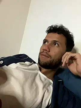 Snapshot of Michaell_Spinelly chatting on September 22, 2025, 3:23 am Michaell Spinelly online show from September 22, 2025, 3:23 am